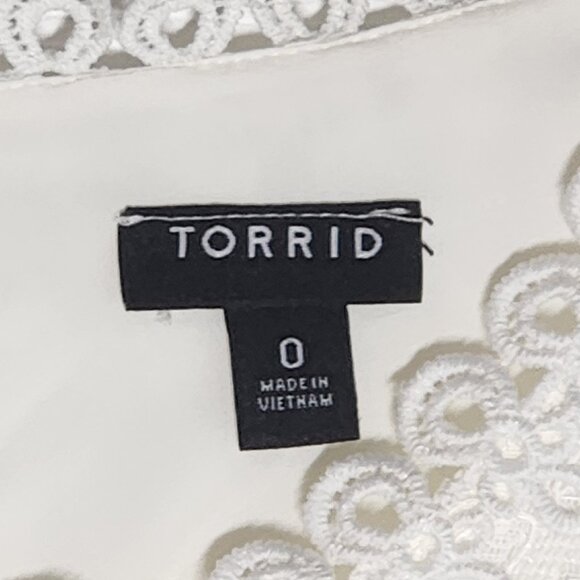 Torrid Lace Puff Short Sleeve Blouse - Size 0 (0X – 12/L) - Picture 7 of 9